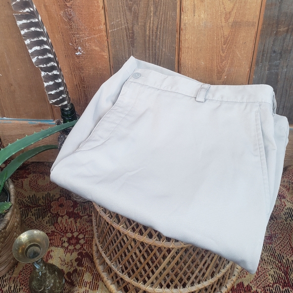 Nike Fit Dry Men's Golf Shorts Khaki Size 38 - Picture 4 of 8